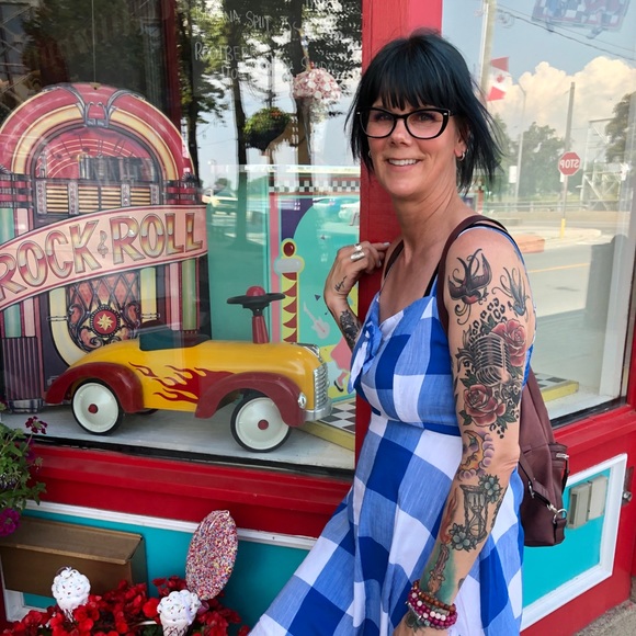 Meet the Posher - Picture 4 of 8